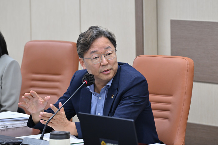 서울시 한강버스 사업, 반복된 지연에...
