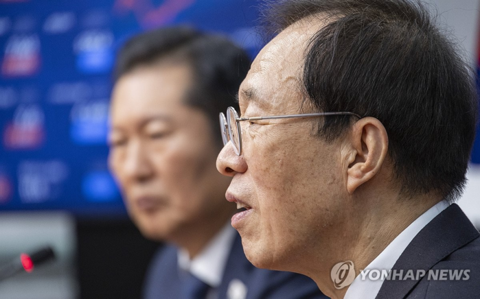 [Issue Hot]이석연, 與에 "당리당략에 국민 실망…법왜곡죄 재고해야" 쓴소리